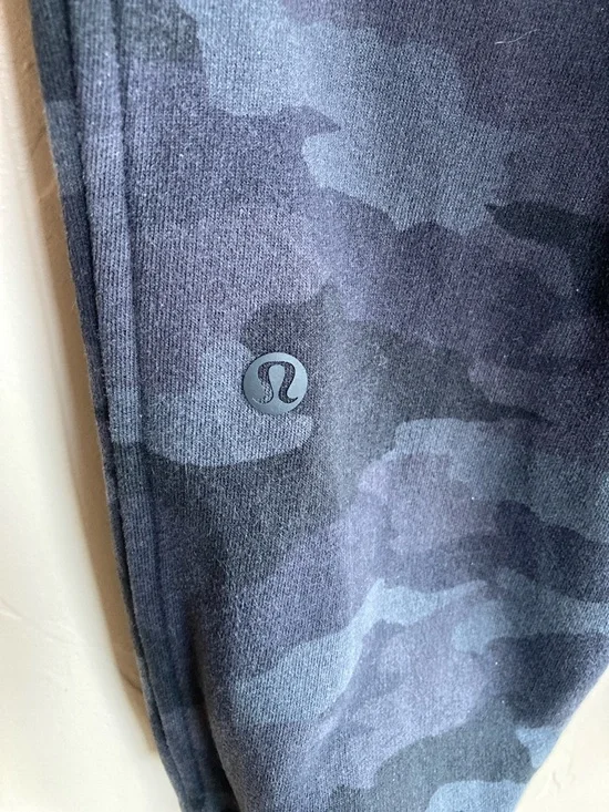 Lululemon Scuba High-Rise Jogger
7/8 Length Heritage 365 Camo Deep Coal Multi - Picture 10 of 13